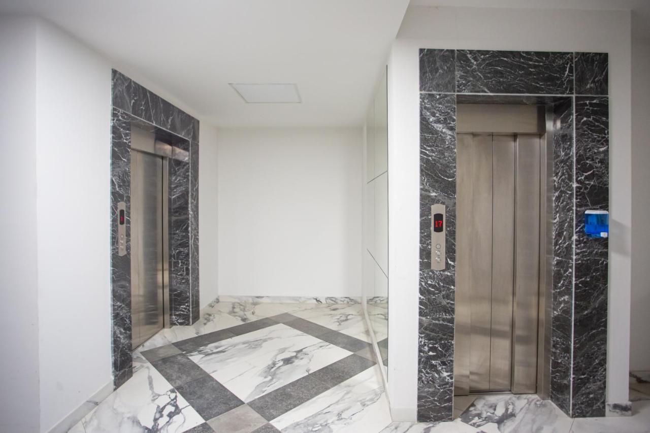 Fantastic Apartments Near Republic Square, Perfect Location, Mystreet Company Ереван Екстериор снимка
