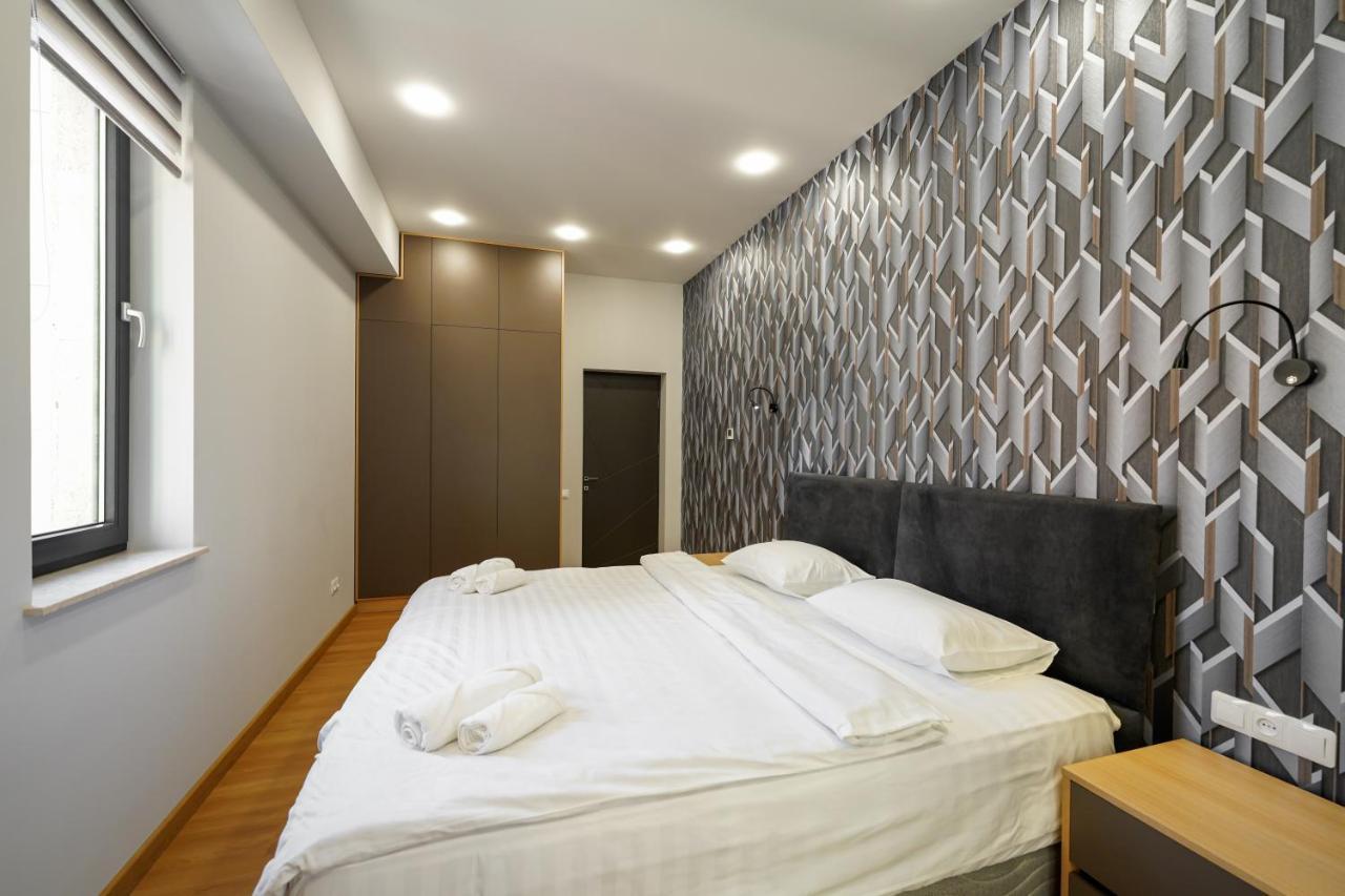 Fantastic Apartments Near Republic Square, Perfect Location, Mystreet Company Ереван Екстериор снимка