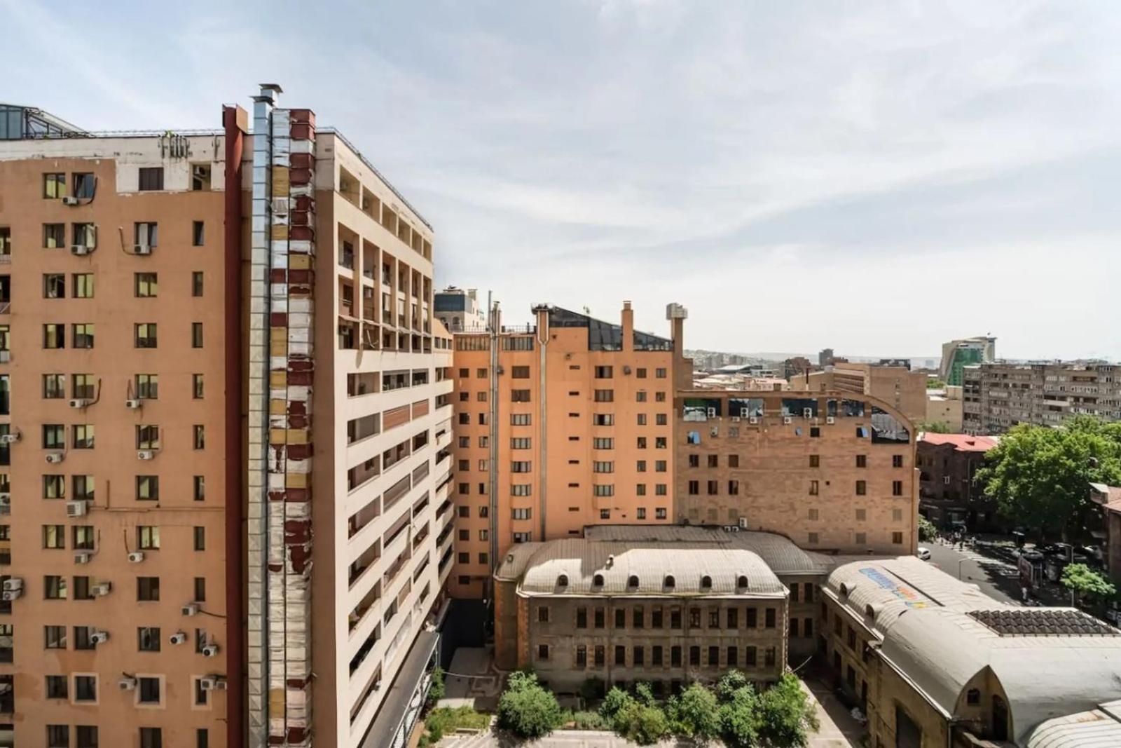 Fantastic Apartments Near Republic Square, Perfect Location, Mystreet Company Ереван Екстериор снимка
