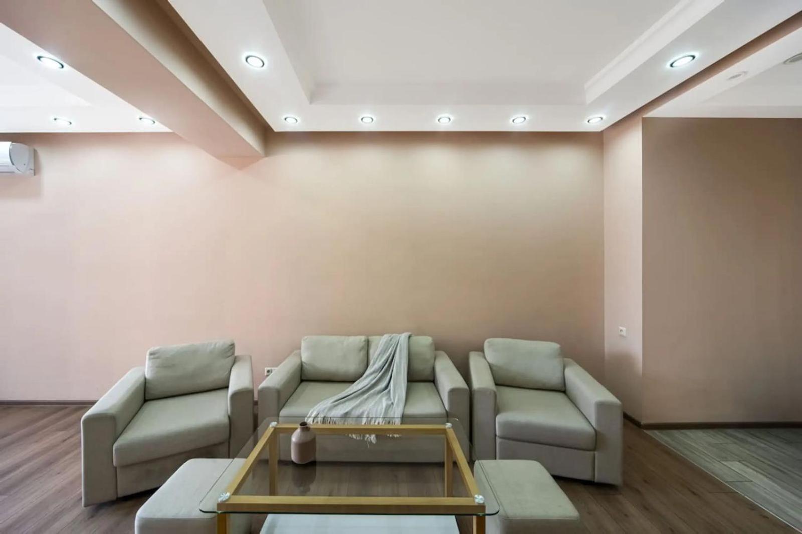 Fantastic Apartments Near Republic Square, Perfect Location, Mystreet Company Ереван Екстериор снимка