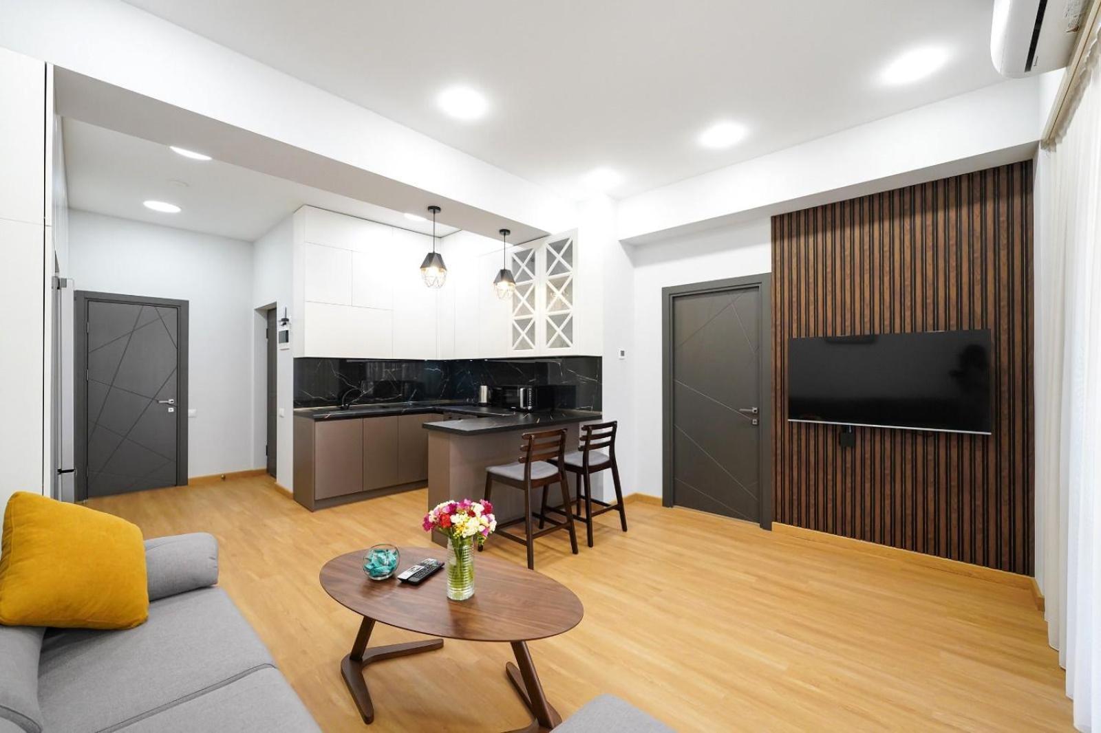 Fantastic Apartments Near Republic Square, Perfect Location, Mystreet Company Ереван Екстериор снимка