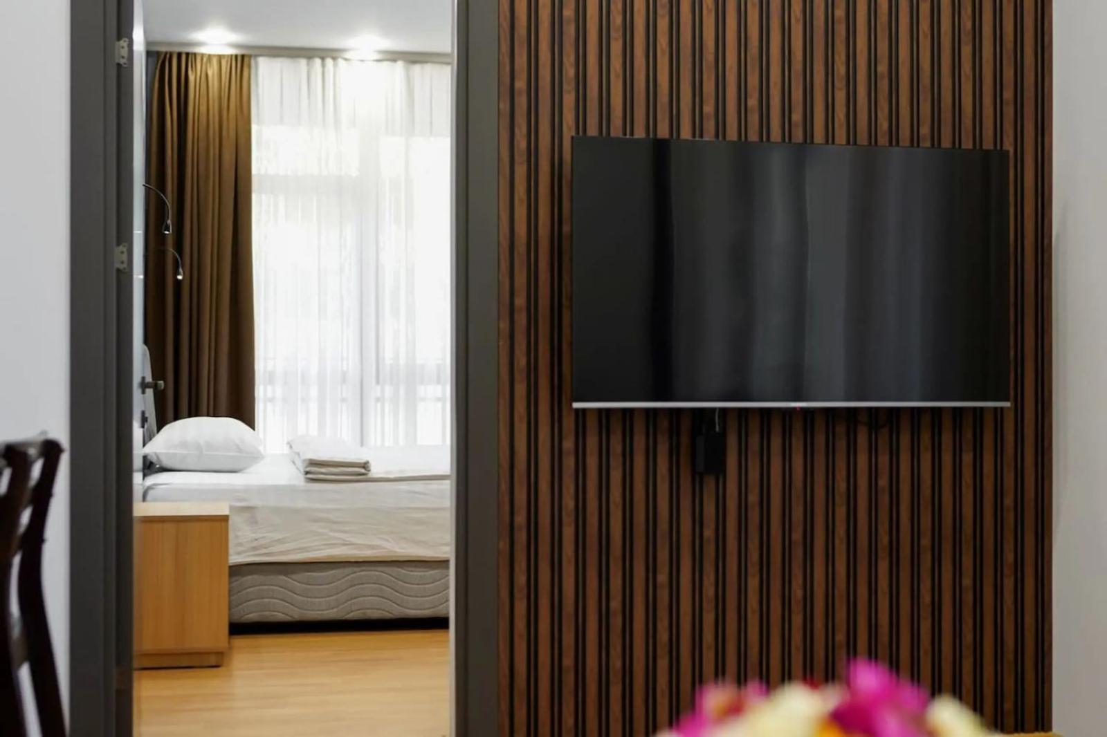 Fantastic Apartments Near Republic Square, Perfect Location, Mystreet Company Ереван Екстериор снимка