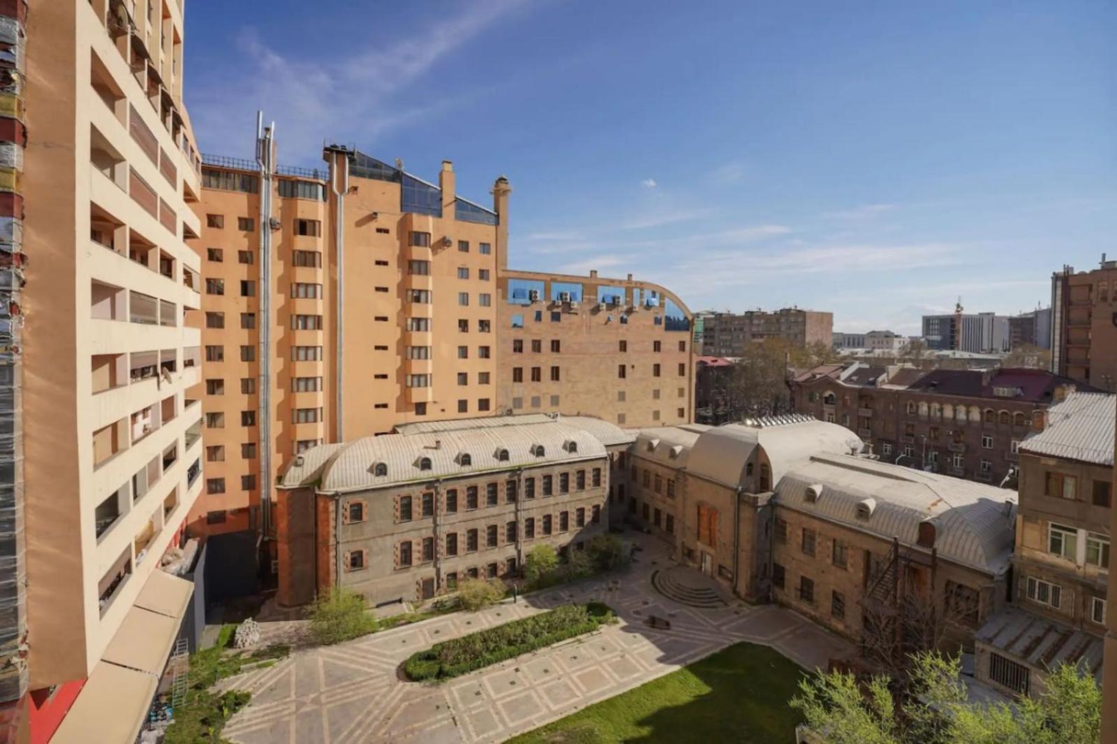 Fantastic Apartments Near Republic Square, Perfect Location, Mystreet Company Ереван Екстериор снимка