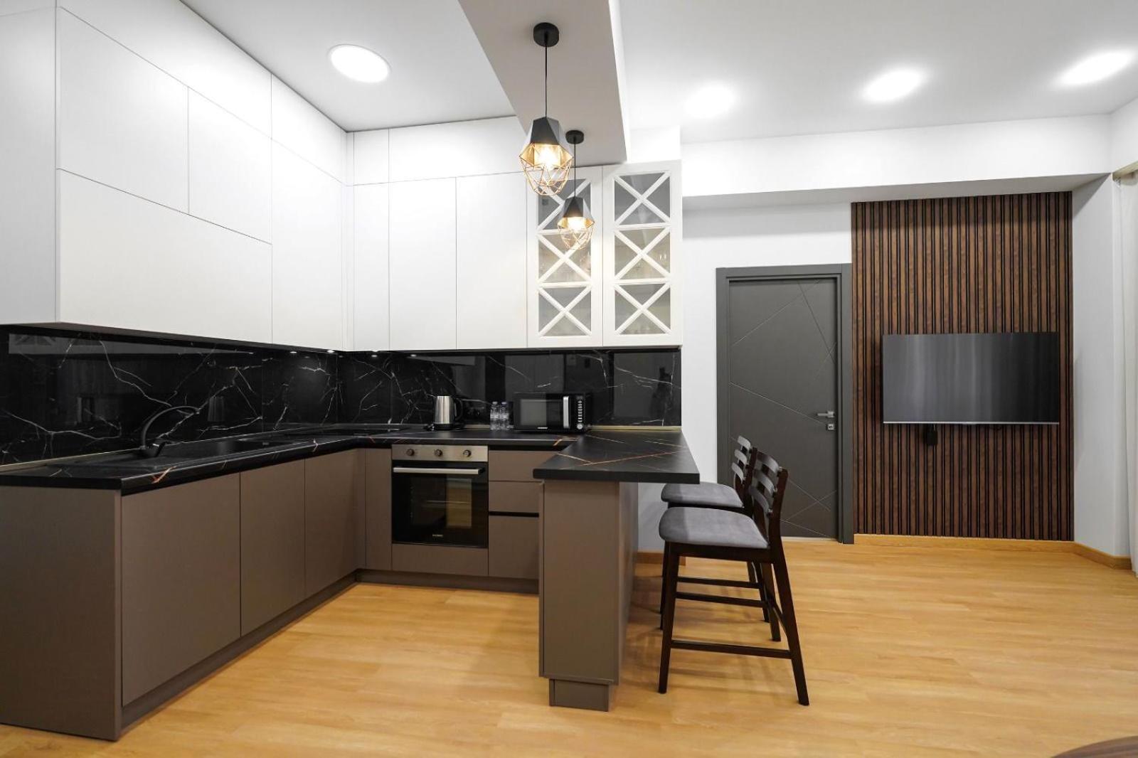 Fantastic Apartments Near Republic Square, Perfect Location, Mystreet Company Ереван Екстериор снимка