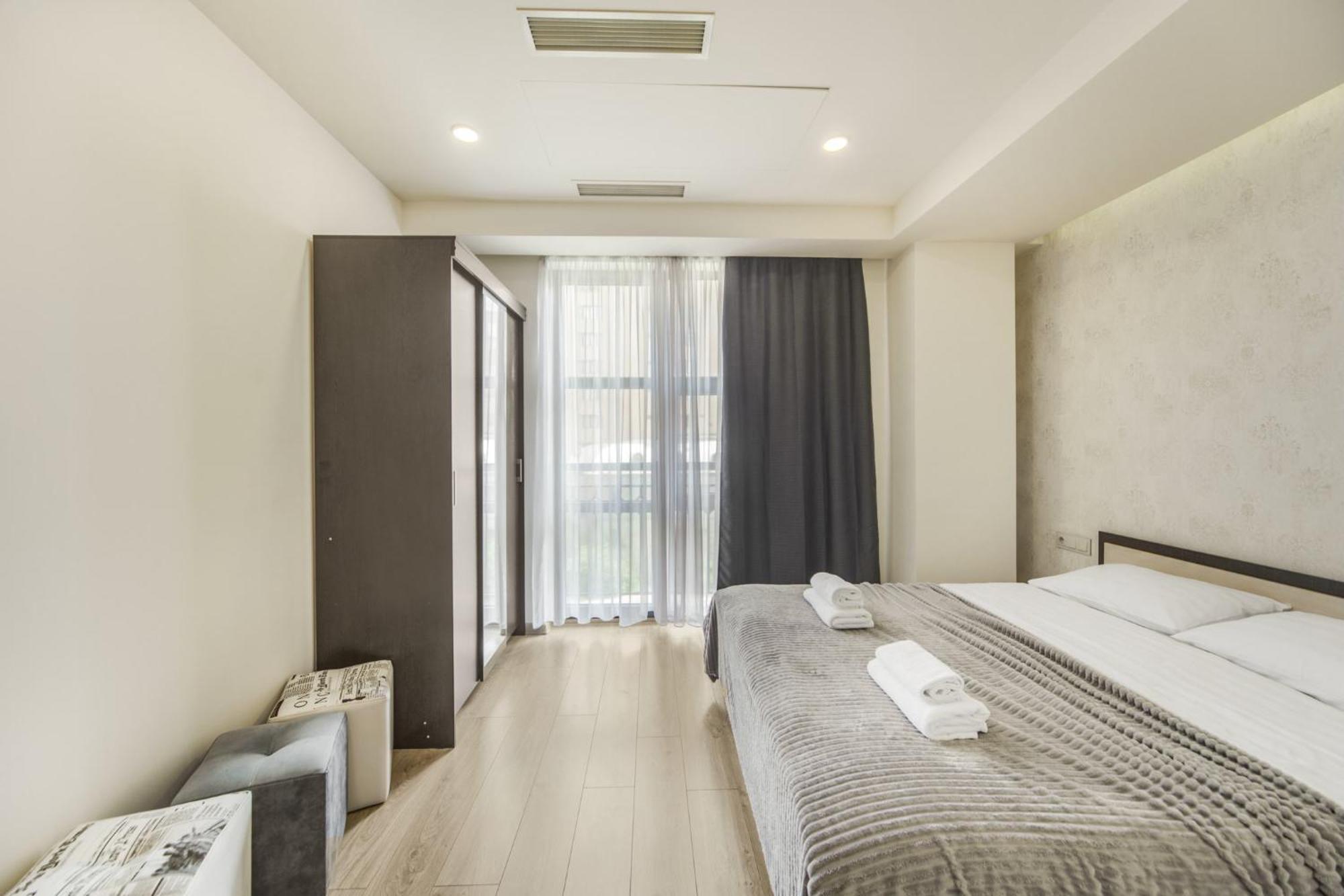 Fantastic Apartments Near Republic Square, Perfect Location, Mystreet Company Ереван Екстериор снимка