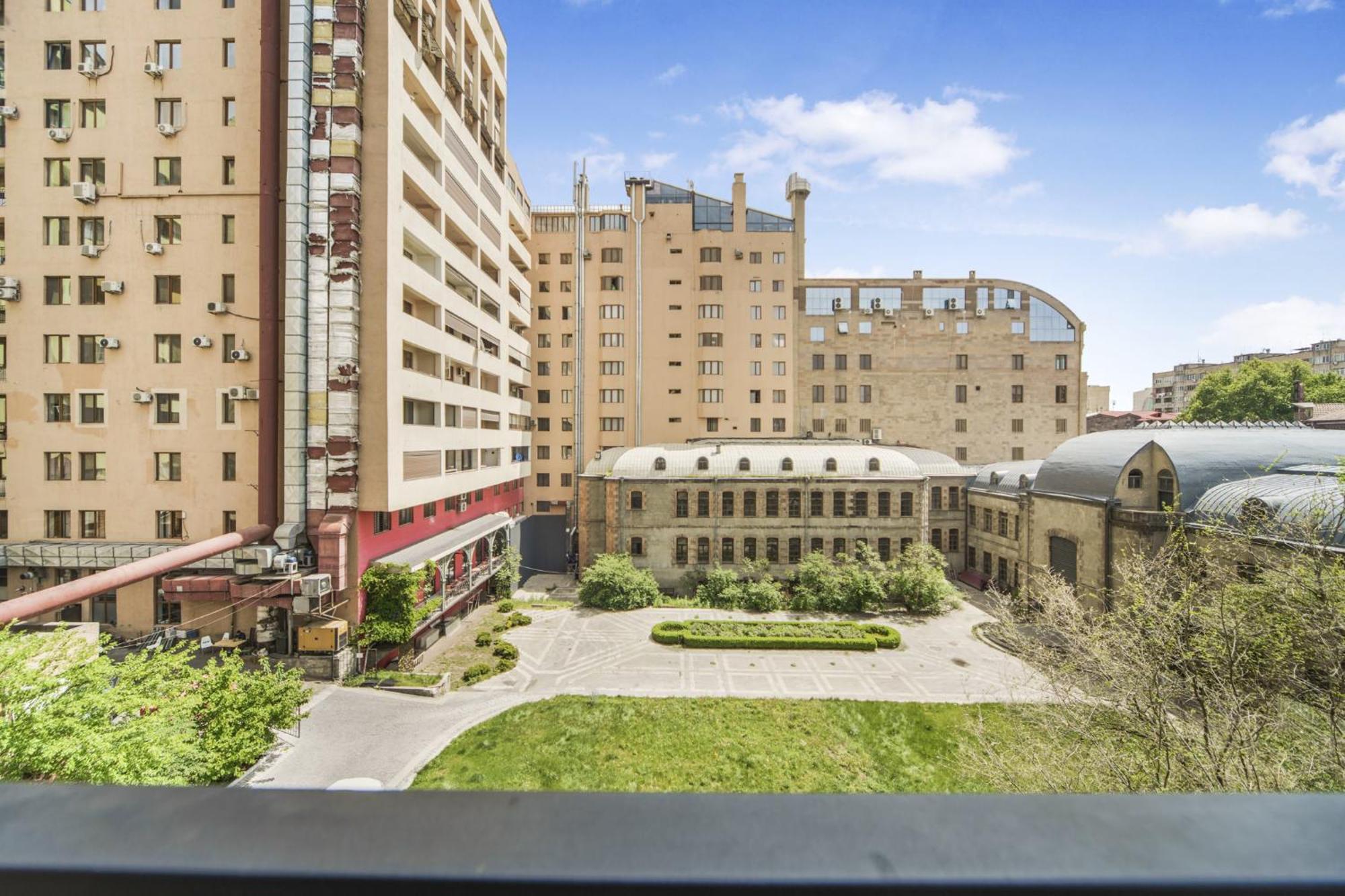 Fantastic Apartments Near Republic Square, Perfect Location, Mystreet Company Ереван Екстериор снимка
