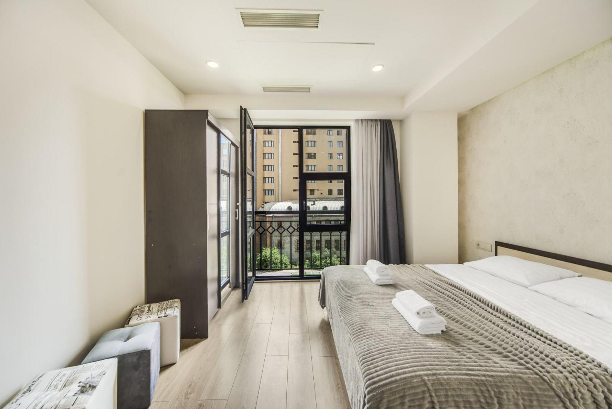 Fantastic Apartments Near Republic Square, Perfect Location, Mystreet Company Ереван Екстериор снимка